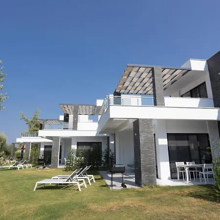 Vila Lux Et Mare Pefkochori